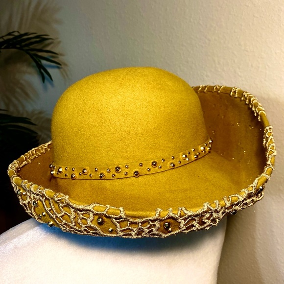 Designer’s Handmade beaded embroidered hat by Jack McConnell - Picture 5 of 13